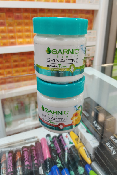 کرم مرطوب کننده و آب رسان قوی پوست گارنیک